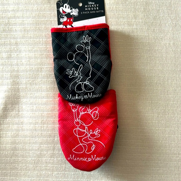 Disney oven mini mitts 2 pack - Picture 1 of 7